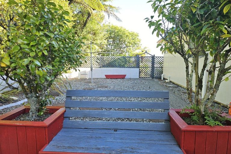 Photo of property in 27 Loris Place, Karoro, Greymouth, 7805