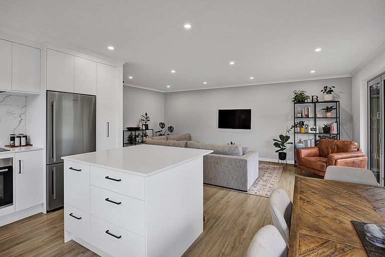 Photo of property in 2 Puriri Street, Hawera, 4610