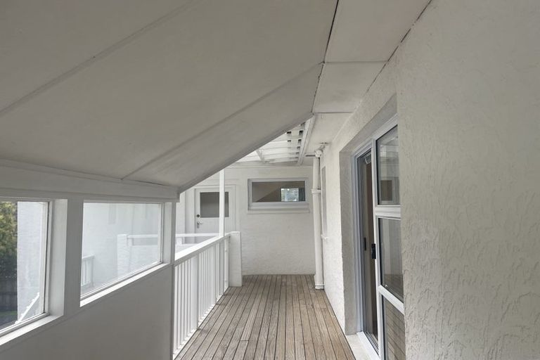 Photo of property in 9 Sunnyview Road, Greenhithe, Auckland, 0632