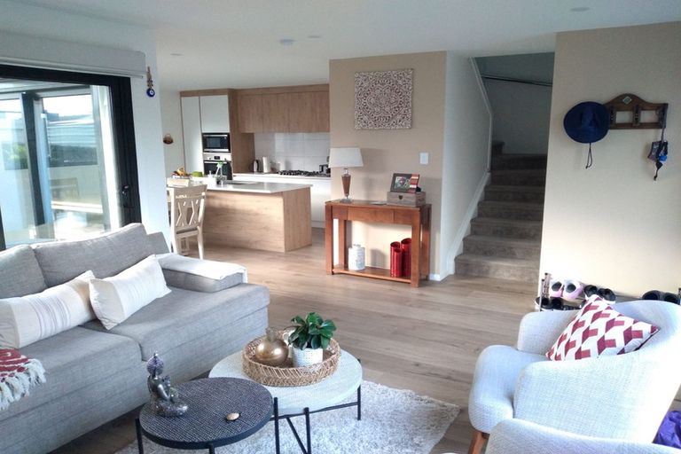 Photo of property in 148a Hutchinsons Road, Bucklands Beach, Auckland, 2014