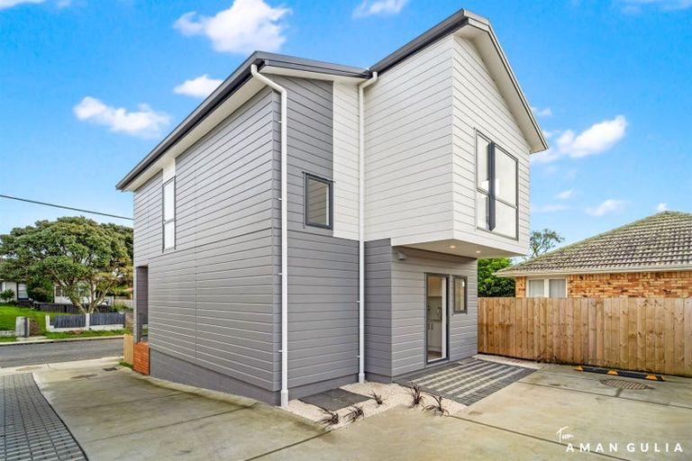 Photo of property in 13a Serjeant Street, Henderson, Auckland, 0612