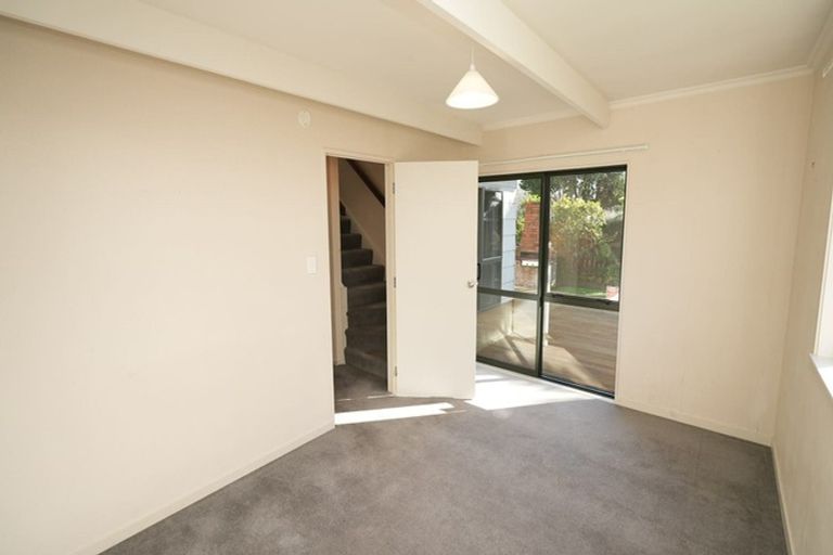 Photo of property in 14 Stirling Crescent, Hokowhitu, Palmerston North, 4410