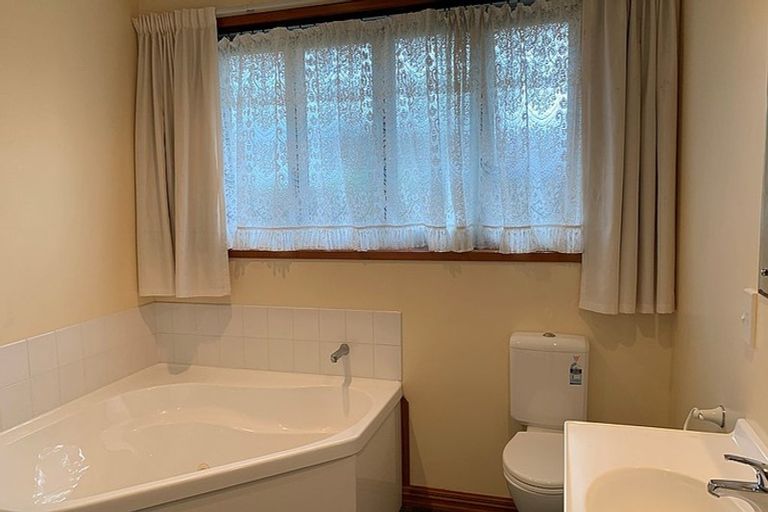 Photo of property in 31 Saint James Drive, Huntington, Hamilton, 3210