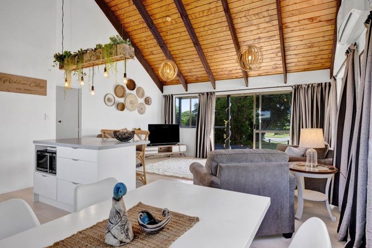 Photo of property in 9 Pohutukawa Drive, Opunake, 4616