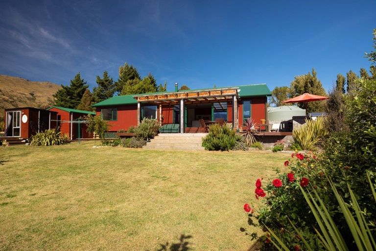 Photo of property in 2 Hector Close, Kingston, Athol, 9793