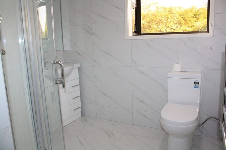 Photo of property in 17 Fratley Avenue, Farm Cove, Auckland, 2012