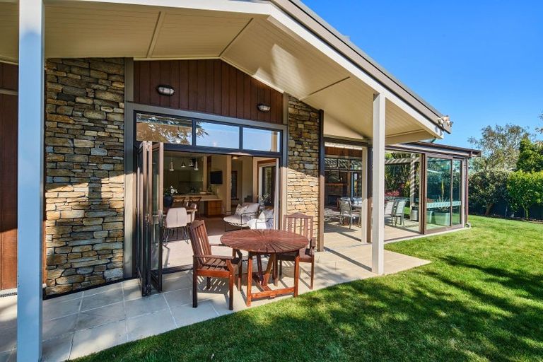 Photo of property in 24a Hautana Square, Woburn, Lower Hutt, 5010