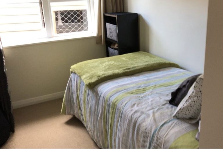 Photo of property in 2/10 Neil Avenue, Te Atatu Peninsula, Auckland, 0610