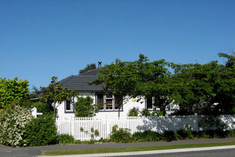Photo of property in 70 Good Street, Rangiora, 7400