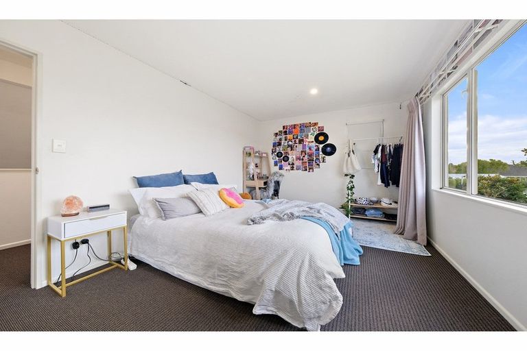 Photo of property in 10 Yeovil Place, St Albans, Christchurch, 8052