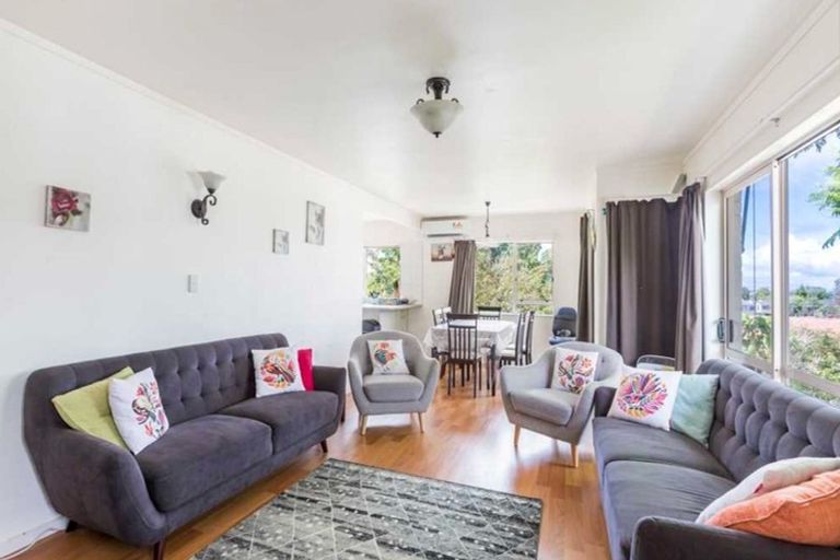 Photo of property in 16 Grenada Avenue, Forrest Hill, Auckland, 0620