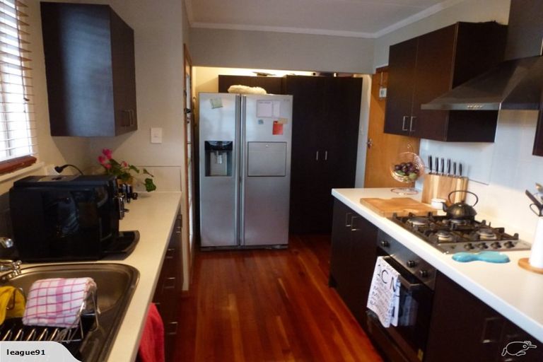 Photo of property in 124 Ruamahanga Crescent, Terrace End, Palmerston North, 4410