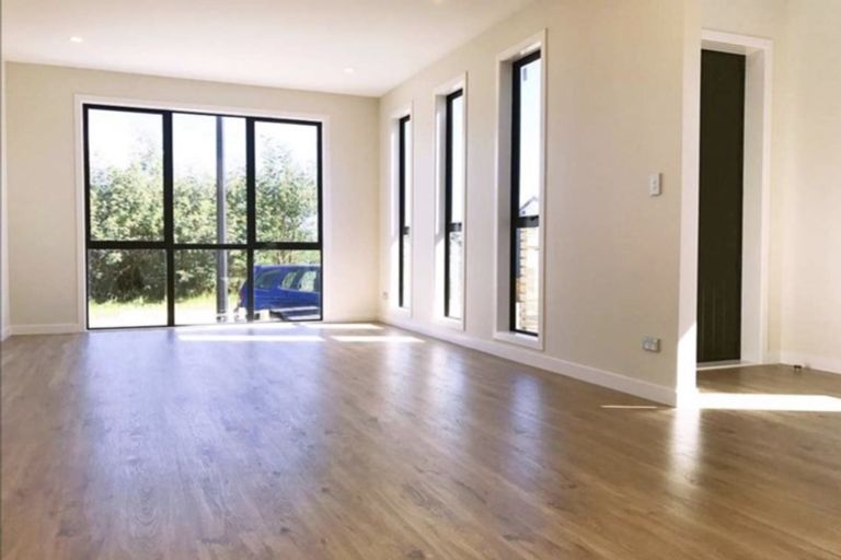 Photo of property in 5 Vazey Way, Hobsonville, Auckland, 0618