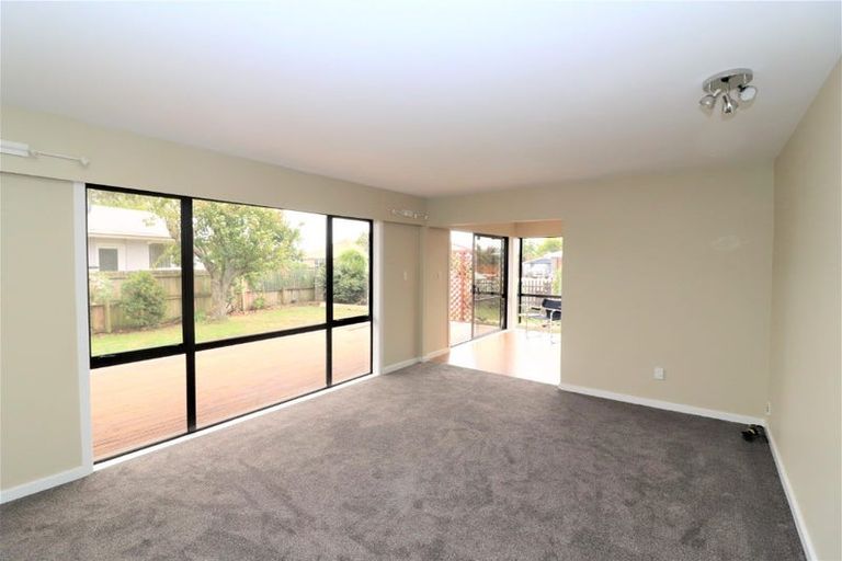 Photo of property in 52 Woolley Street, Avondale, Christchurch, 8061