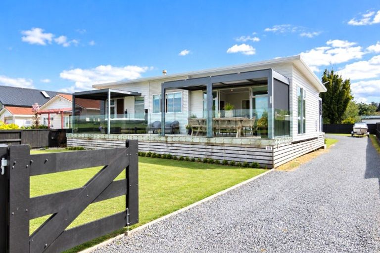 Photo of property in 989 East Coast Road, Kaiaua, Miranda, 2473