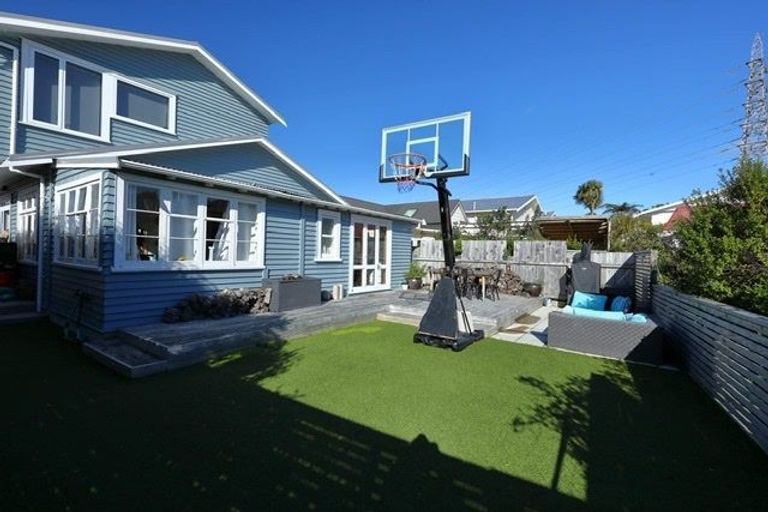 Photo of property in 44 Mortimer Terrace, Aro Valley, Wellington, 6021