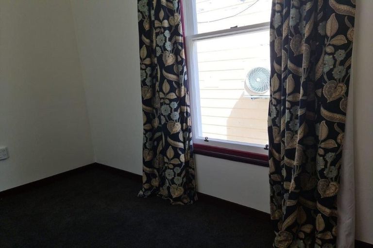 Photo of property in 21b Tinakori Road, Thorndon, Wellington, 6011