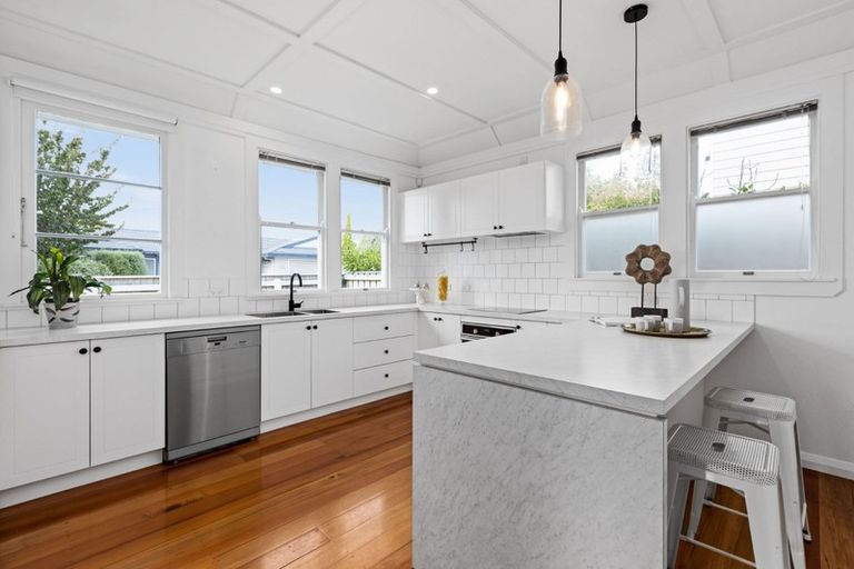 Photo of property in 50 Brookvale Road, Havelock North, 4130