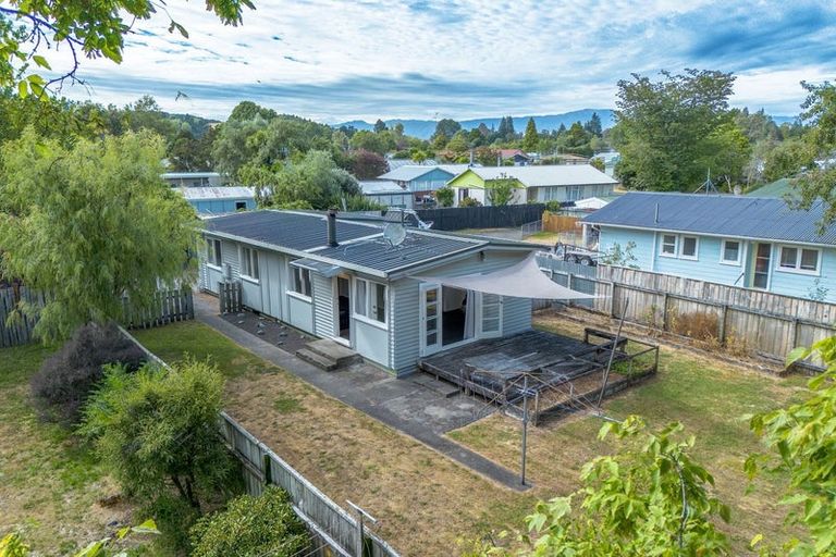 Photo of property in 162 Te Rangitautahanga Road, Turangi, 3334