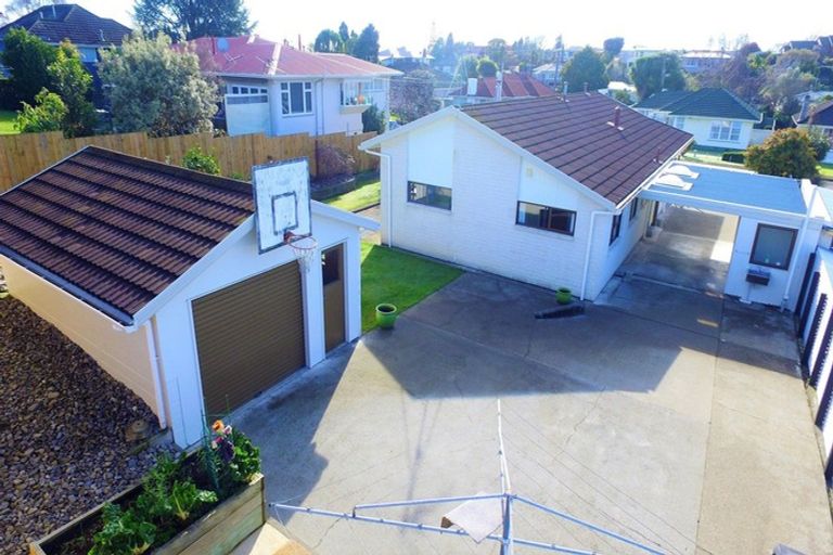 Photo of property in 11 Lancaster Street, Levin, 5510