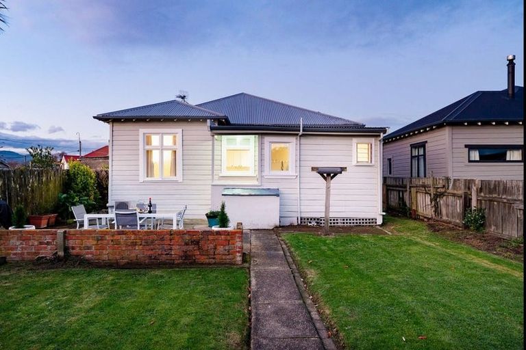 Photo of property in 6 Alma Street, Saint Kilda, Dunedin, 9012