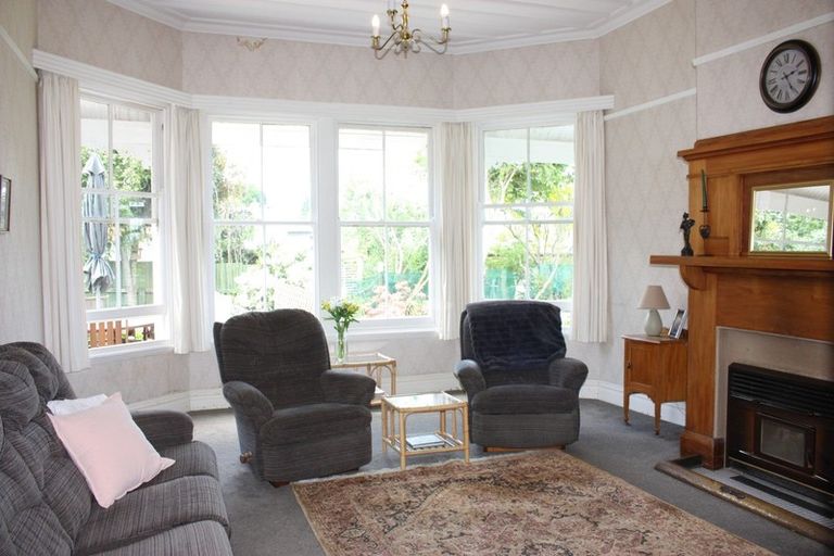 Photo of property in 1 Allan Street, Dannevirke, 4930