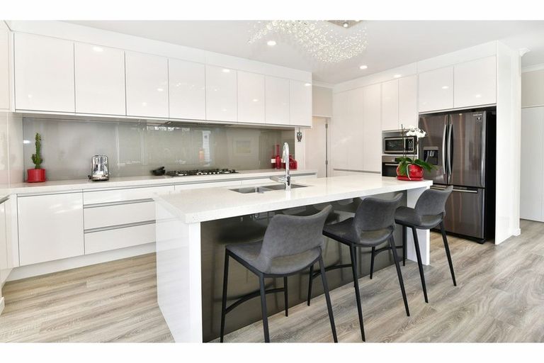 Photo of property in 13 Harvest Avenue, Orewa, 0931