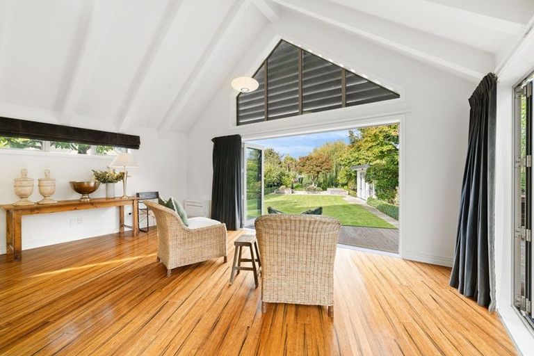 Photo of property in 9 Kotare Street, Fendalton, Christchurch, 8041