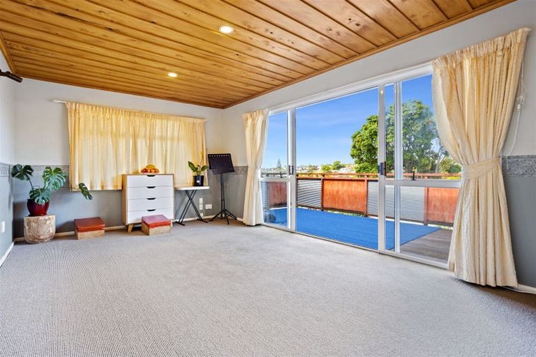 Photo of property in 42 Gordon Avenue, Milford, Auckland, 0620