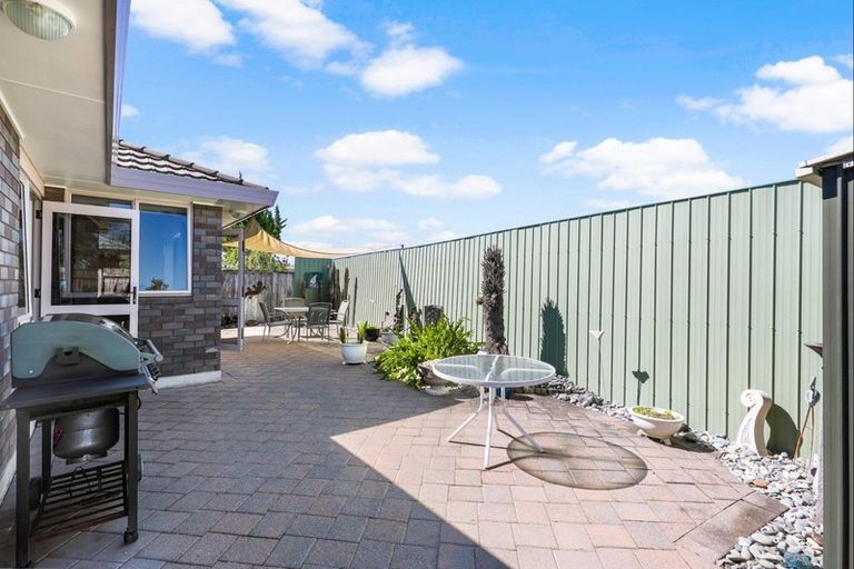 Photo of property in 33 Hastings Place, Hamilton Lake, Hamilton, 3204