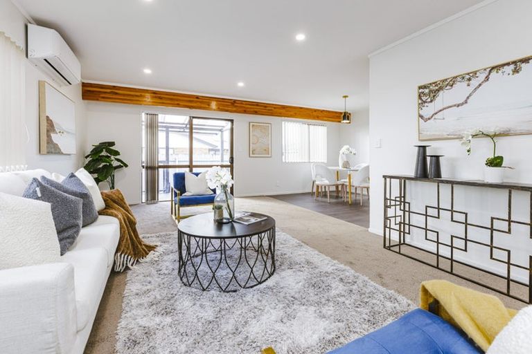 Photo of property in 2/31 Sutton Crescent, Papakura, 2110