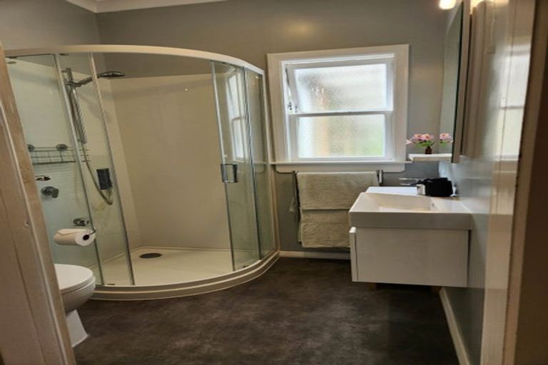 Photo of property in 7 Totara Street, Eastbourne, Lower Hutt, 5013