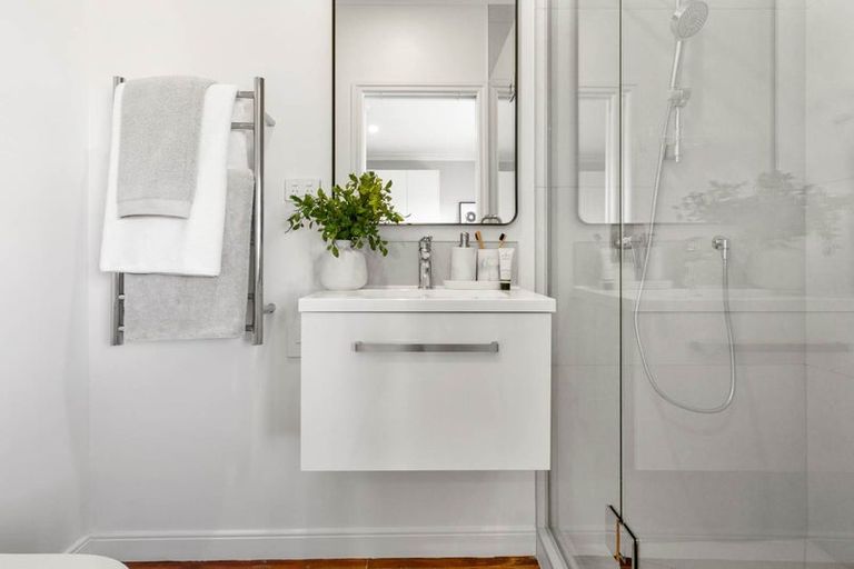 Photo of property in 132a Coronation Road, Mangere Bridge, Auckland, 2022