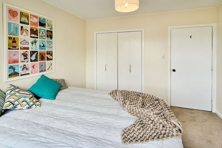 Photo of property in 14 Ardal Grove, Tirohanga, Lower Hutt, 5010