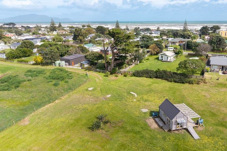 Photo of property in 22 Gawler Street, Te Horo Beach, Otaki, 5581