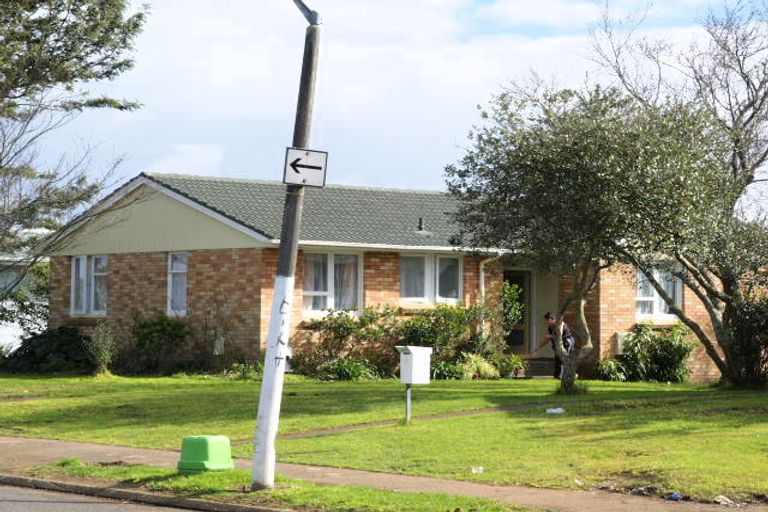 Photo of property in 11 Calthorp Close, Favona, Auckland, 2024