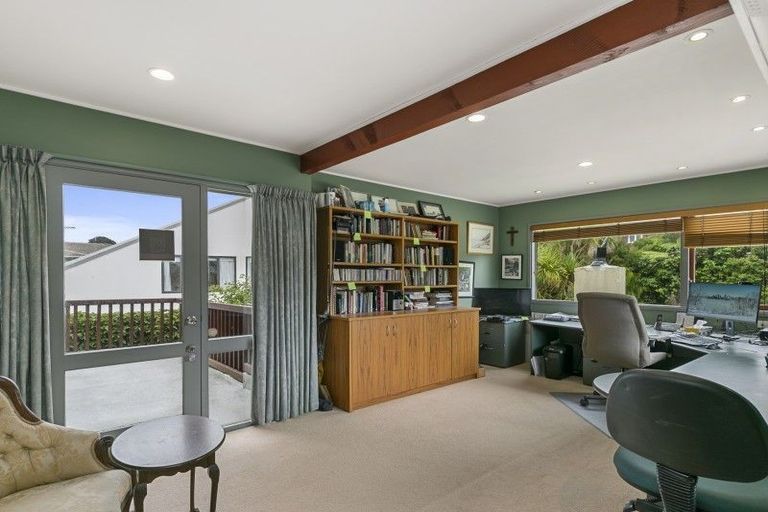 Photo of property in 146a Karori Road, Karori, Wellington, 6012