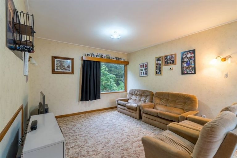 Photo of property in 30 Village Loop Road, Waipori Falls, Outram, 9073