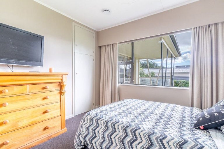 Photo of property in 10 Hillary Street, Winton, 9720