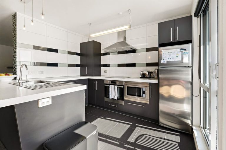 Photo of property in 7d Aranui Street, Miramar, Wellington, 6022