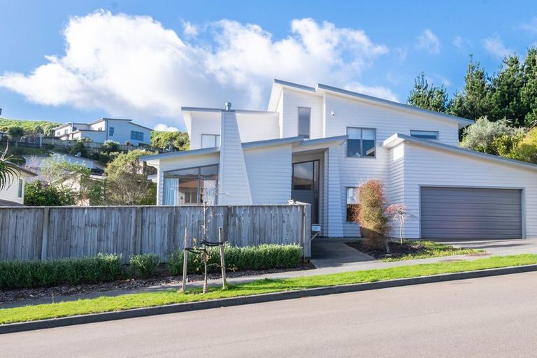 Photo of property in 15 Mauldeth Terrace, Churton Park, Wellington, 6037