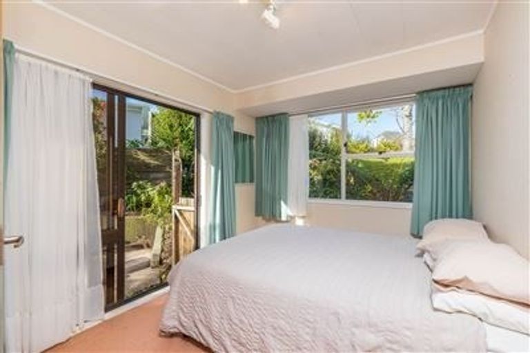 Photo of property in 3 Stott Avenue, Birkdale, Auckland, 0626
