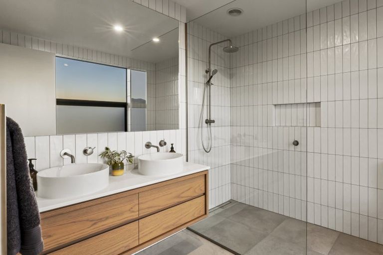 Photo of property in Kawarau Heights, 18 Kawarau Heights Boulevard, Lake Hayes, Queenstown, 9304