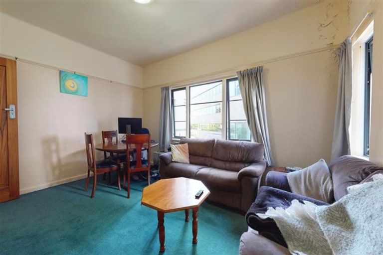 Photo of property in Westhaven Apartments, 8/127 Molesworth Street, Thorndon, Wellington, 6011