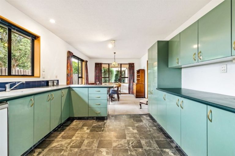 Photo of property in 100 Regency Crescent, Redwood, Christchurch, 8051