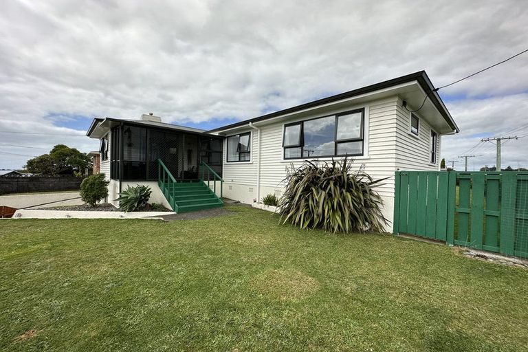 Photo of property in 11 George Street, Waitara, 4320