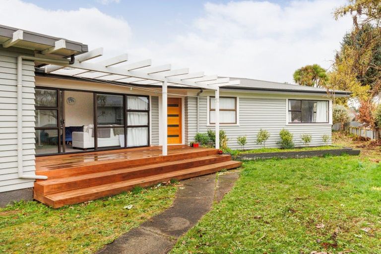 Photo of property in 18 Snowdon Avenue, Terrace End, Palmerston North, 4410
