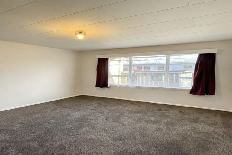 Photo of property in 24a Oregon Drive, Maoribank, Upper Hutt, 5018