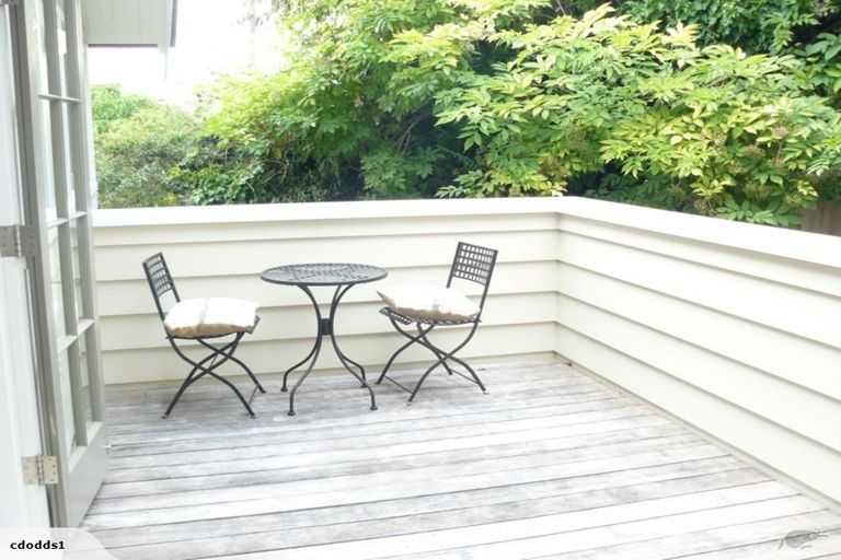 Photo of property in 20 Seabreeze Road, Narrow Neck, Auckland, 0624