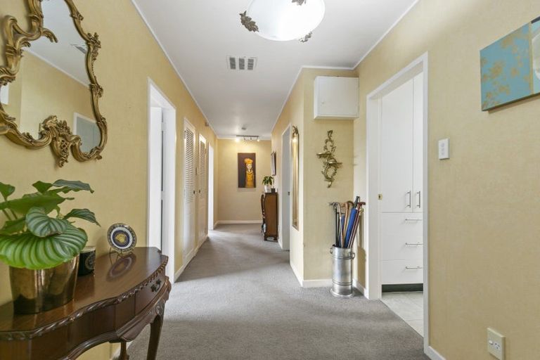 Photo of property in Landscape Apartments, 123-125 Austin Street, Mount Victoria, Wellington, 6011